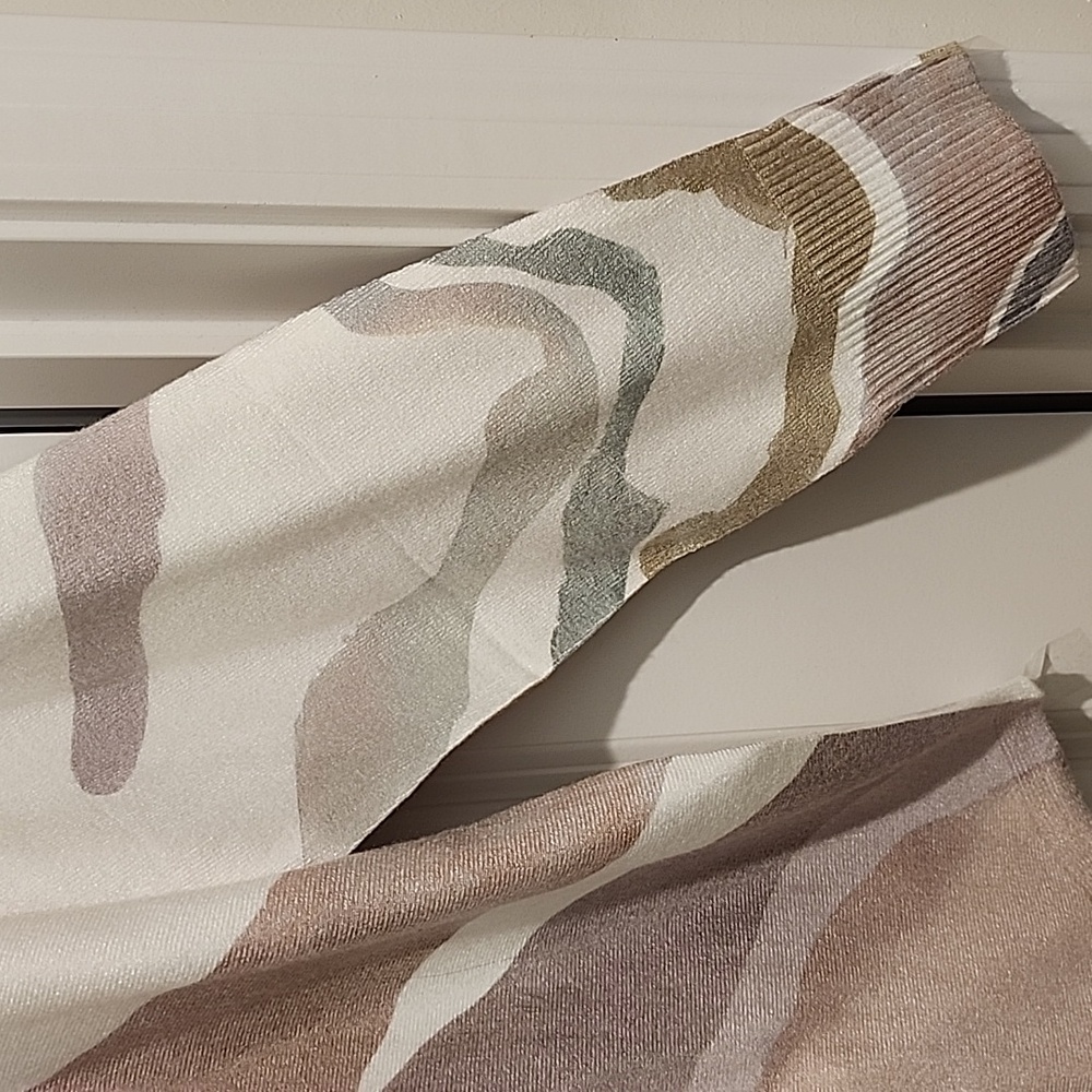 Vila Milano Abstract Patterned Lightweight V-Neck… - image 6